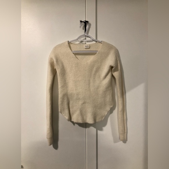 (178) Wilfred Free White Long Sleeve Sweater - Picture 1 of 5